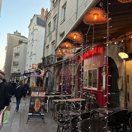 Cocon En Pierre Au Coeur Des Rues De Nantes